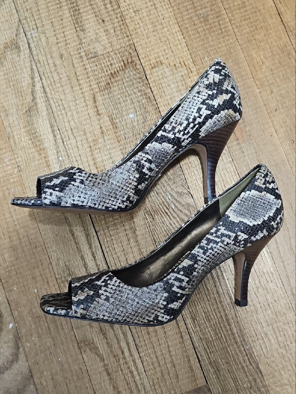 Tahari Black & Gray Snake-Print Loafers
